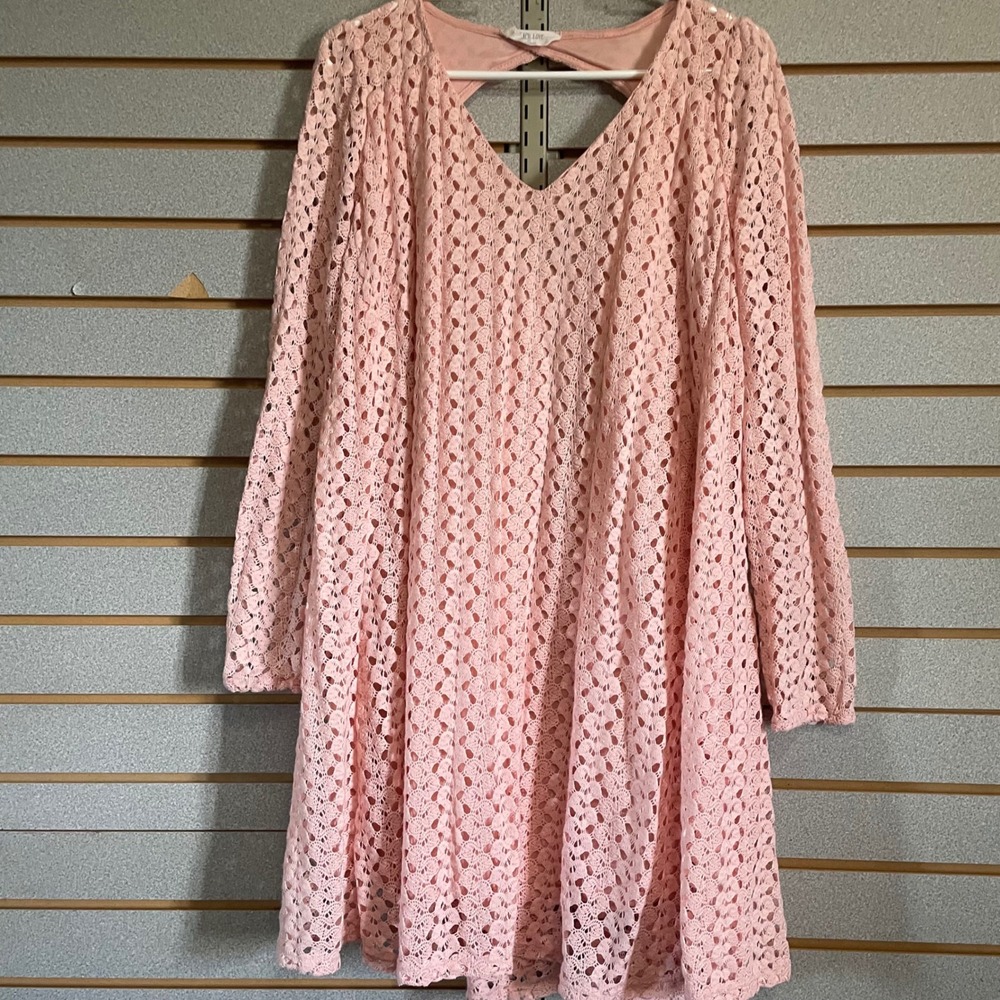 Peach Love California Pink Crochet Lace Long Sleeve Dress Cut Out Back L‎